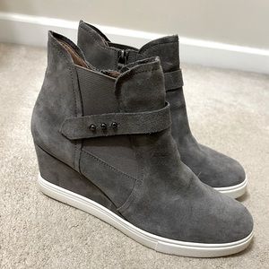 L. Paolo booties